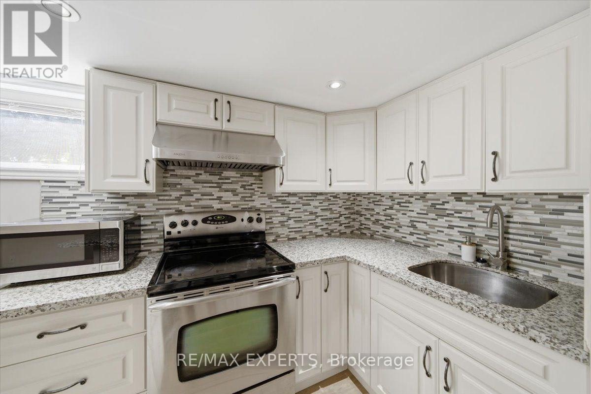 51 Clifton Avenue, Toronto, ON, M3H 4K9 - 13