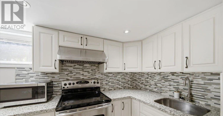 51 Clifton Avenue, Toronto, ON, M3H 4K9 - 13