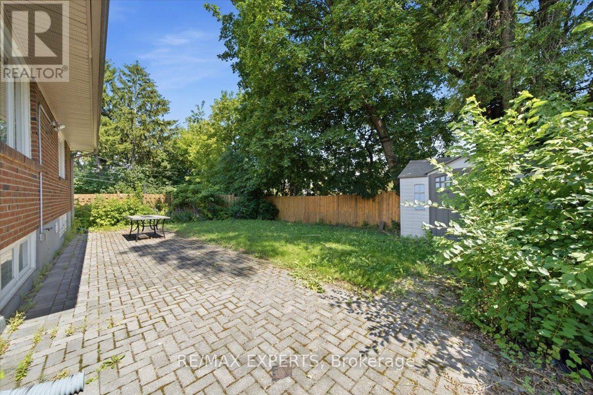 51 Clifton Avenue, Toronto, ON, M3H 4K9 - 5