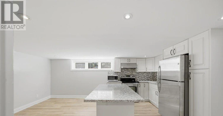 51 Clifton Avenue, Toronto, ON, M3H 4K9 - 8