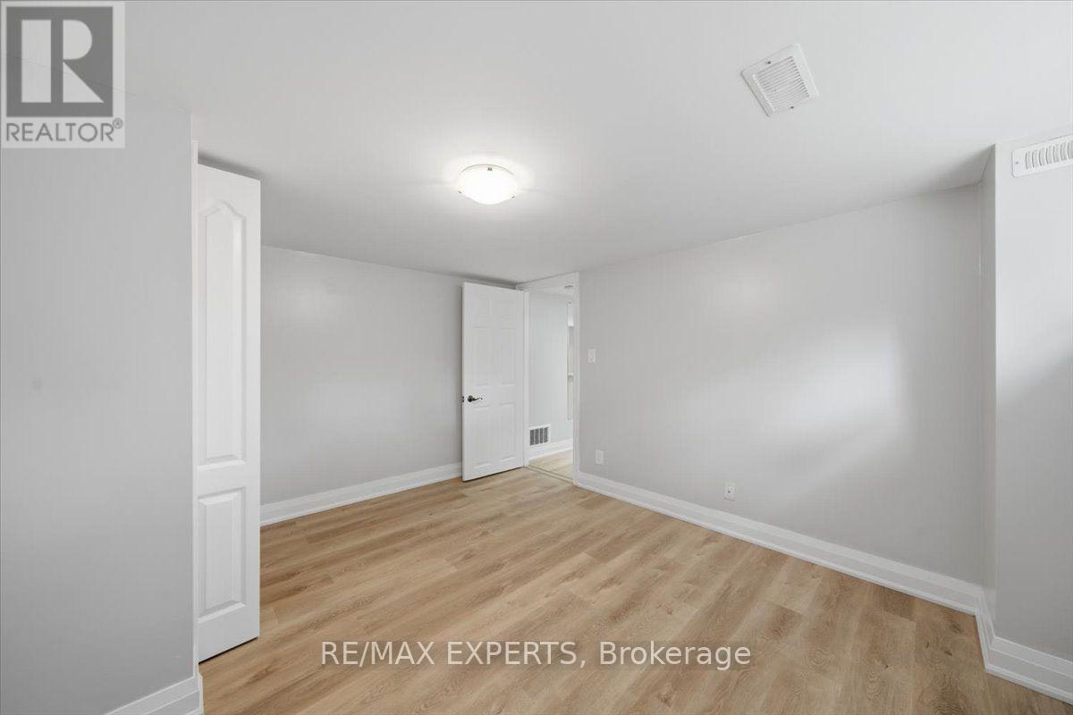 51 Clifton Avenue, Toronto, ON, M3H 4K9 - 19