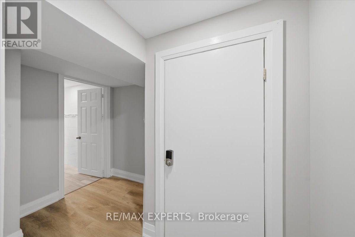 51 Clifton Avenue, Toronto, ON, M3H 4K9 - 7