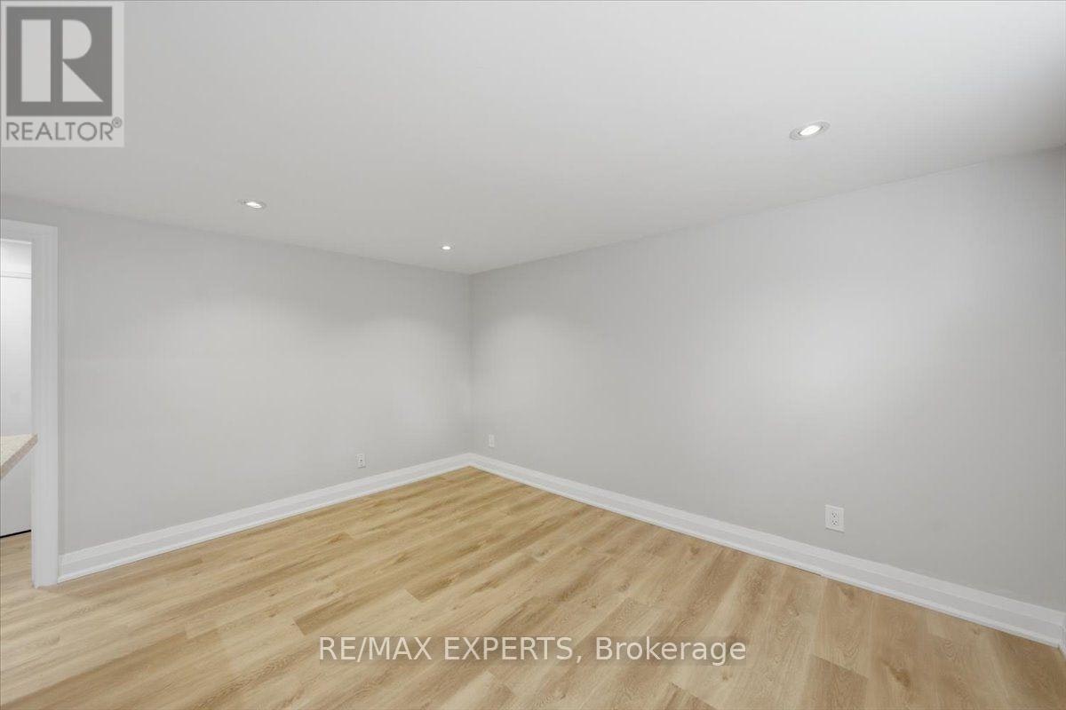51 Clifton Avenue, Toronto, ON, M3H 4K9 - 12