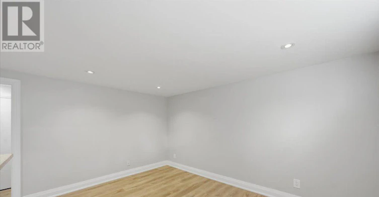 51 Clifton Avenue, Toronto, ON, M3H 4K9 - 12