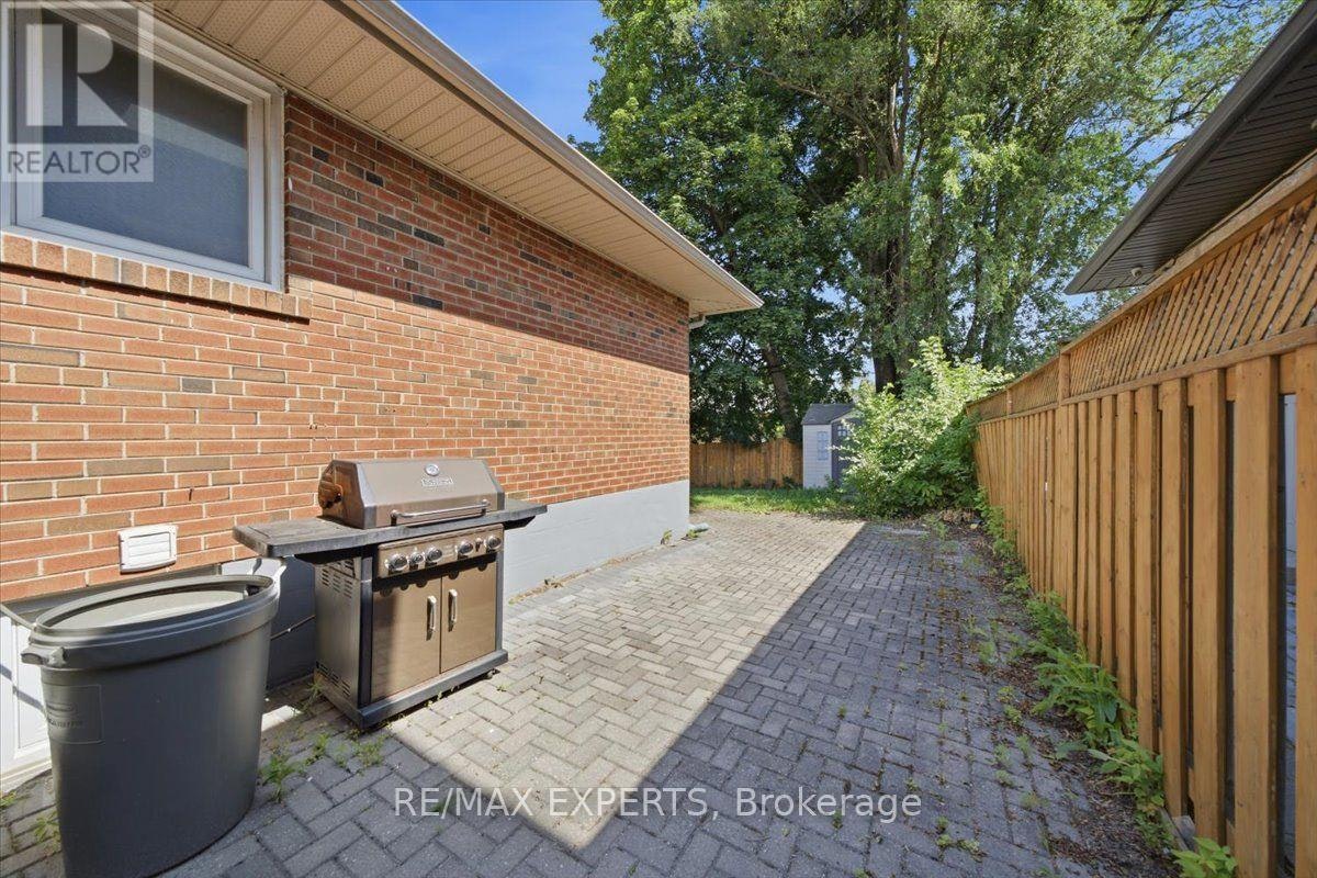 51 Clifton Avenue, Toronto, ON, M3H 4K9 - 20
