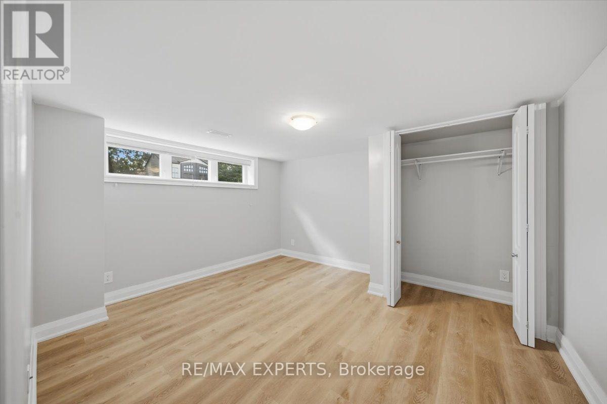 51 Clifton Avenue, Toronto, ON, M3H 4K9 - 16