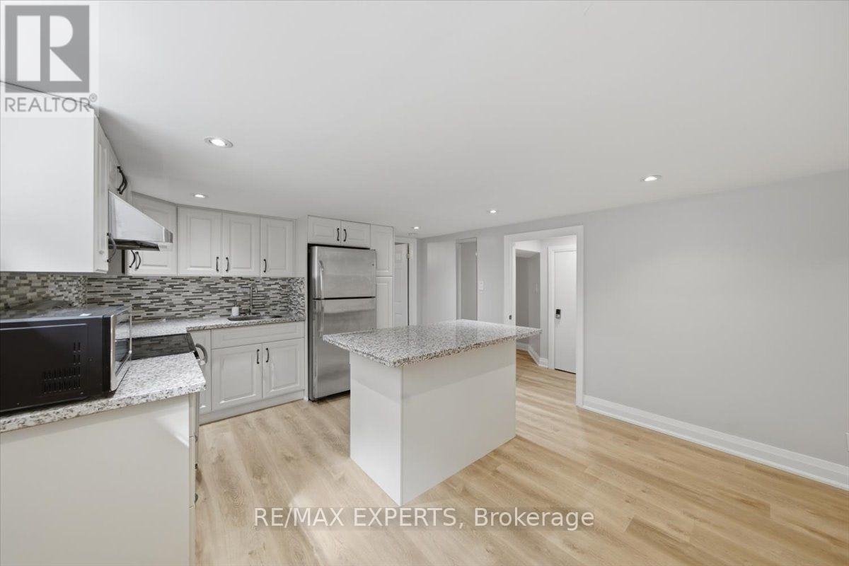 51 Clifton Avenue, Toronto, ON, M3H 4K9 - 11
