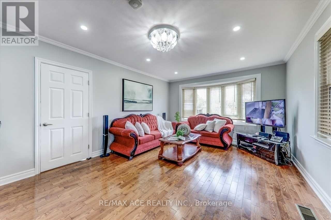 MAIN-137 Janray Drive, Toronto, ON, M1G 1Y8 - 2