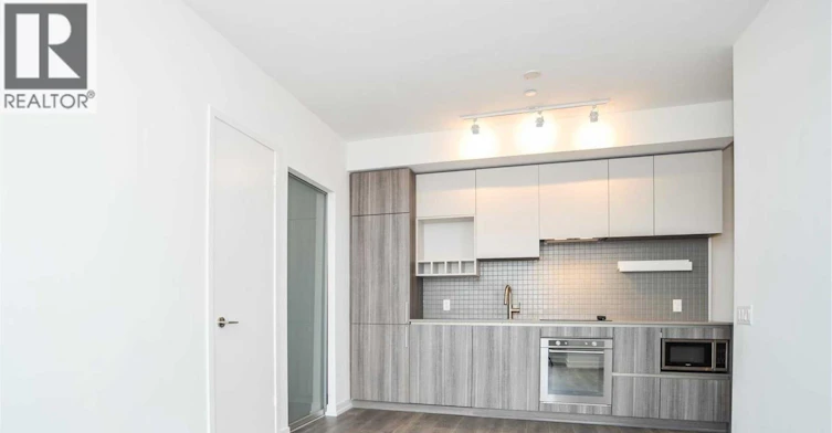 4012-898 Portage Parkway, Vaughan, ON, L4K 0J7