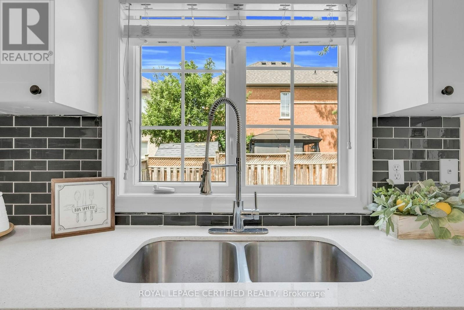 5890 Tampico Way, Mississauga, ON, L5M 6Y9 - 11
