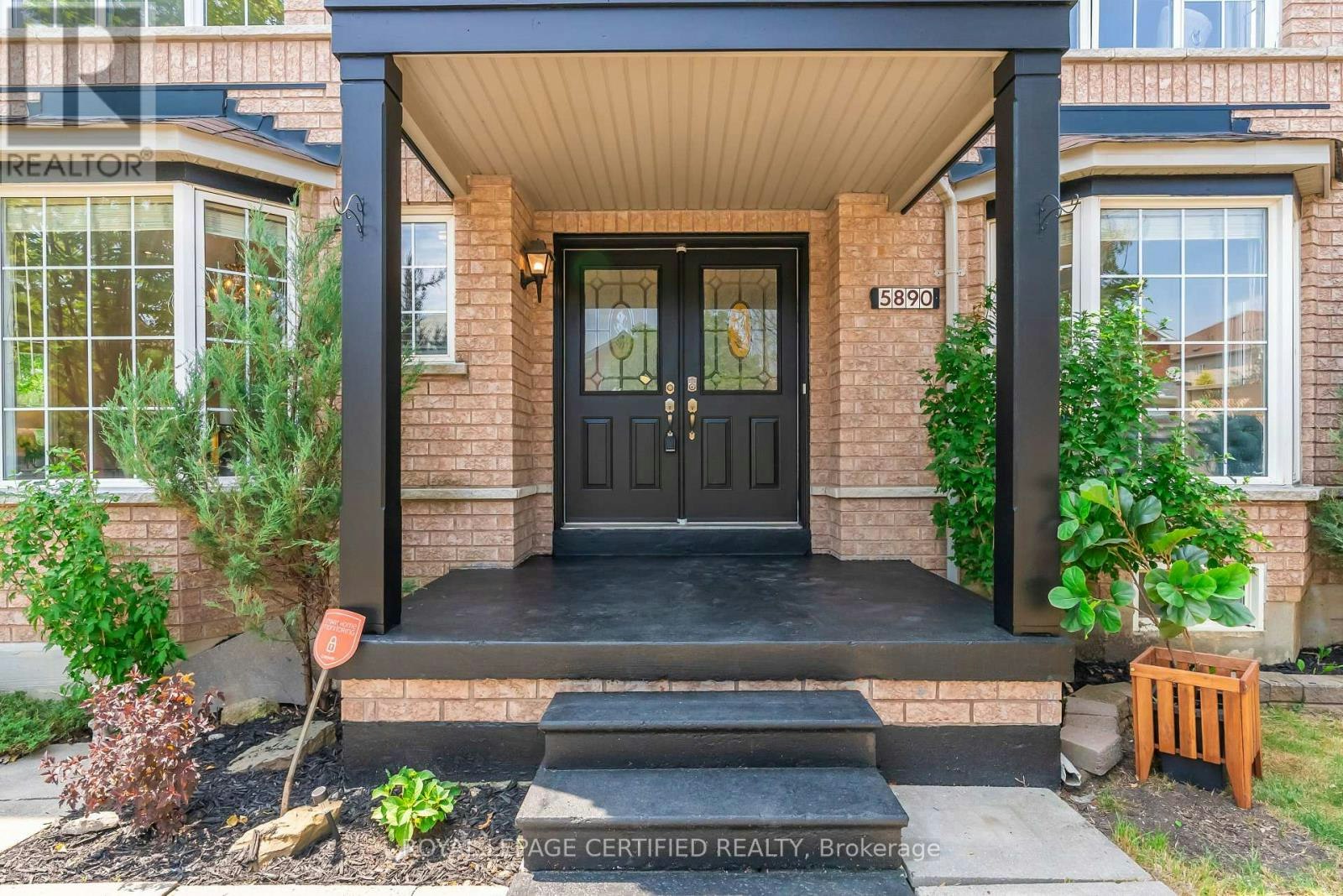 5890 Tampico Way, Mississauga, ON, L5M 6Y9 - 2