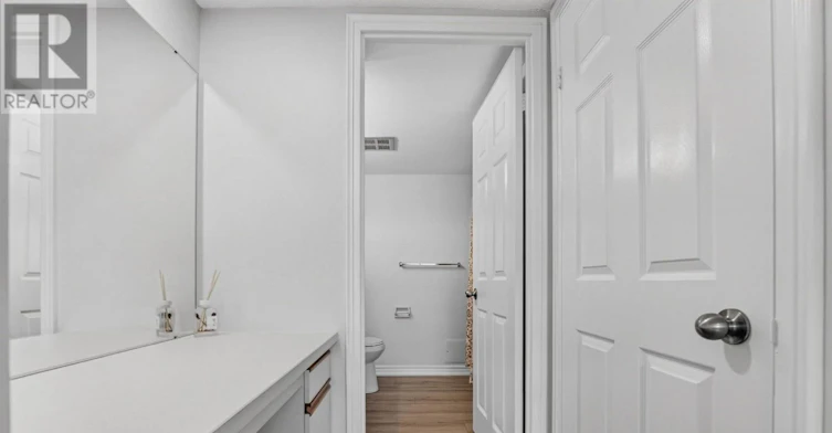 904-1240 Marlborough Court, Oakville, ON, L6H 3K7 - 32
