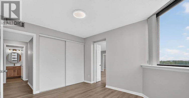 904-1240 Marlborough Court, Oakville, ON, L6H 3K7 - 37
