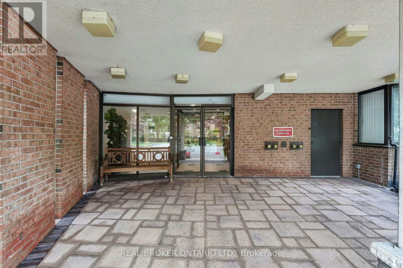 904-1240 Marlborough Court, Oakville, ON, L6H 3K7 - 3