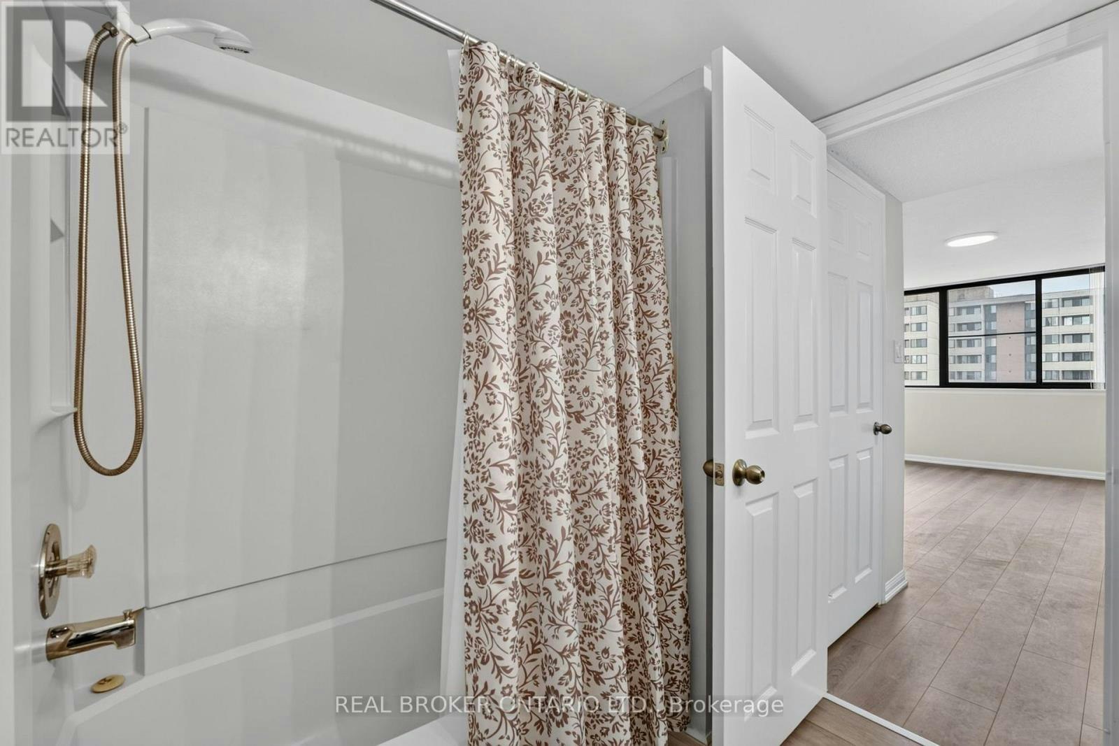 904-1240 Marlborough Court, Oakville, ON, L6H 3K7 - 35