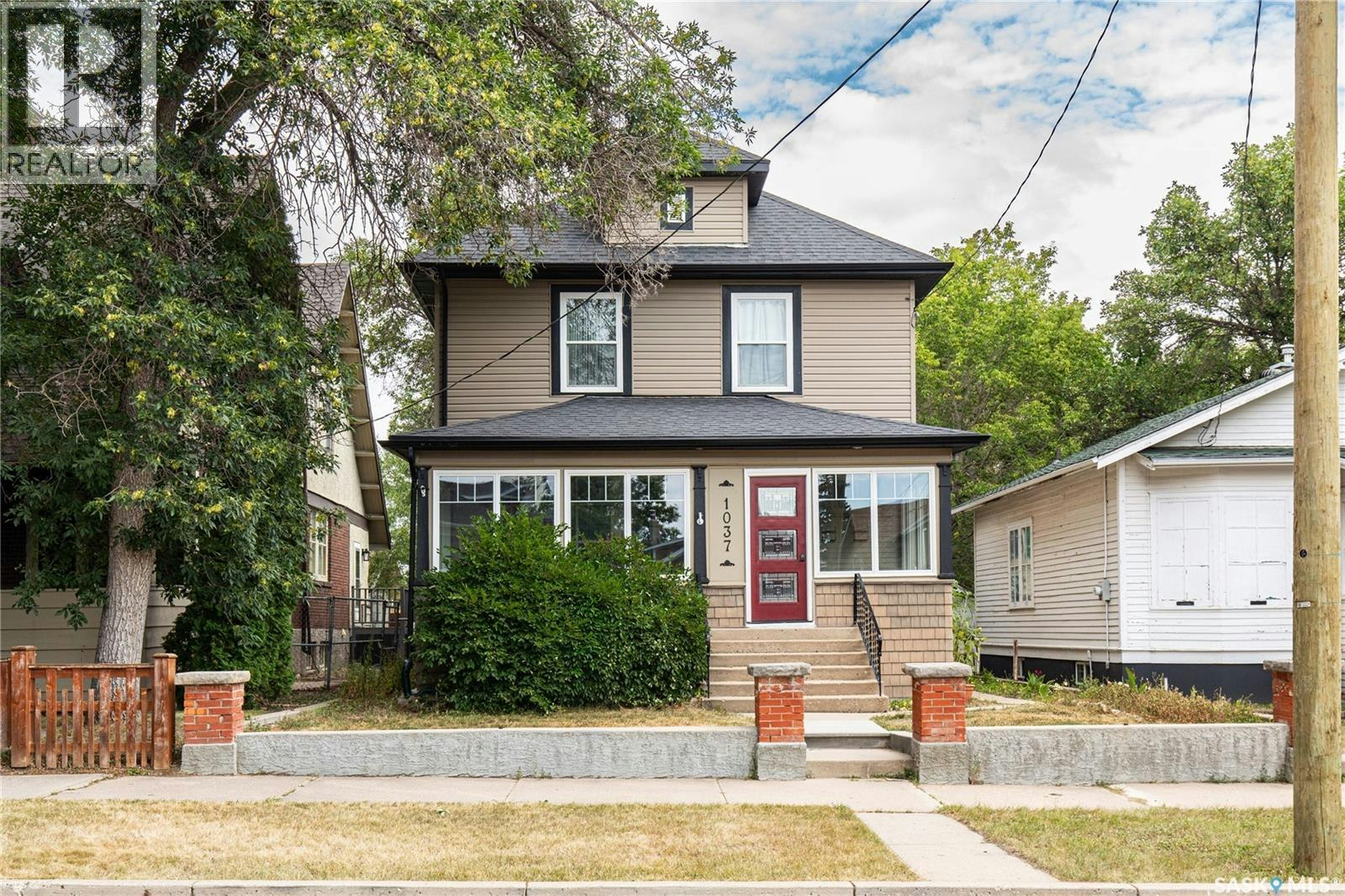 1037 Chestnut Avenue, Moose Jaw, SK, S6H 1A5