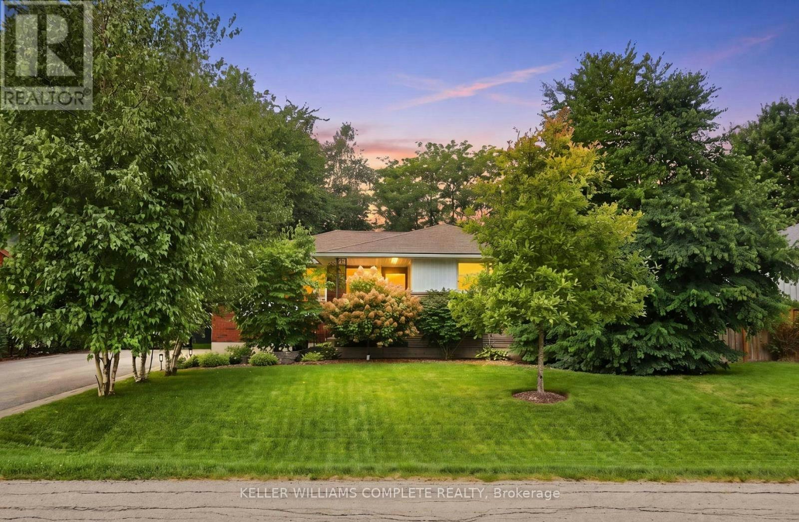 238 Seminole Road, Hamilton, ON, L9G 1Y9