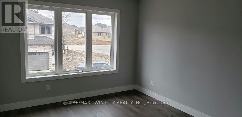 14-291 Falcon Drive, Woodstock, ON, N4T 0M7 - 8