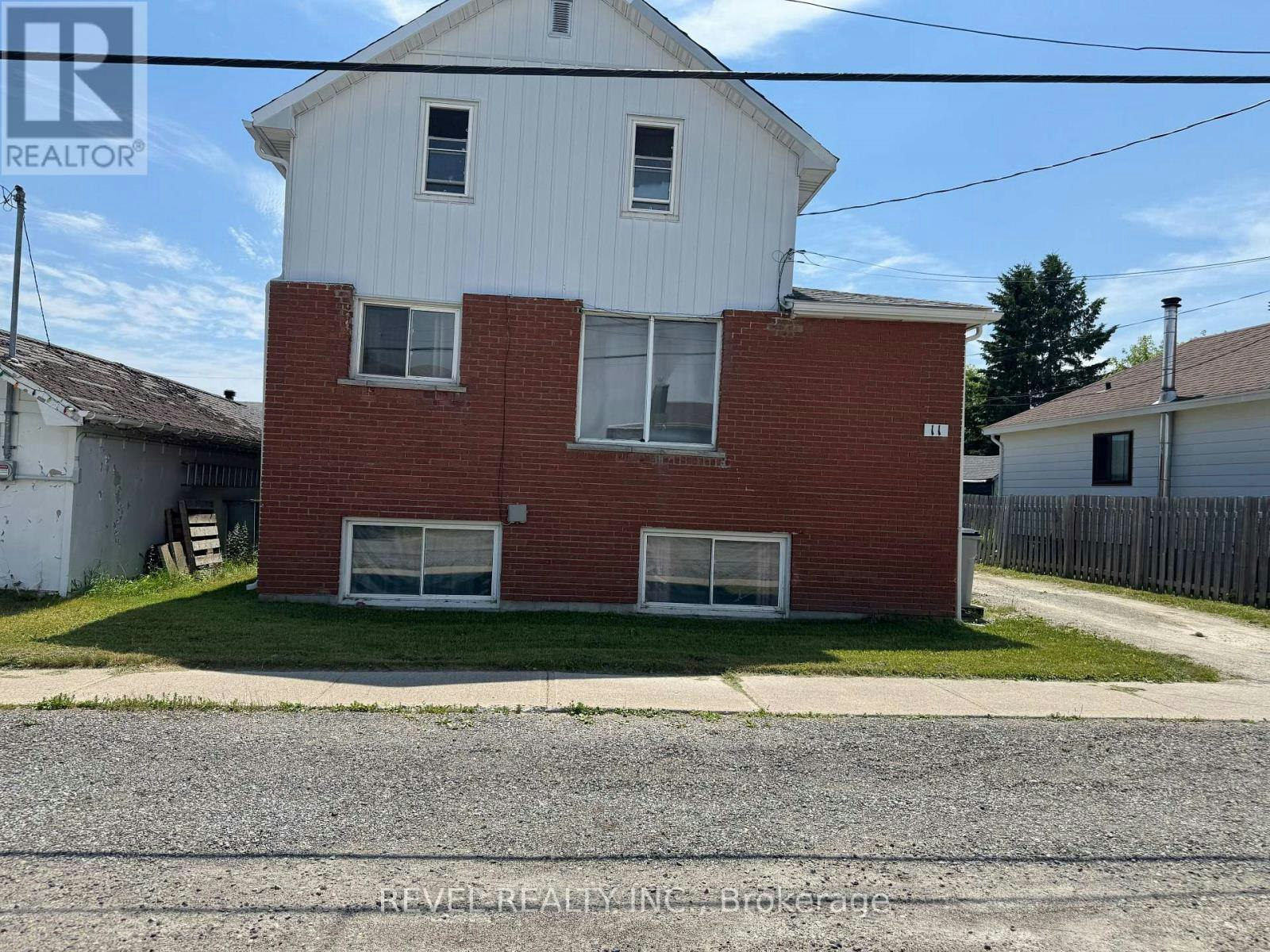 11 Shamrock Avenue, Timmins, ON, P0N 1C0
