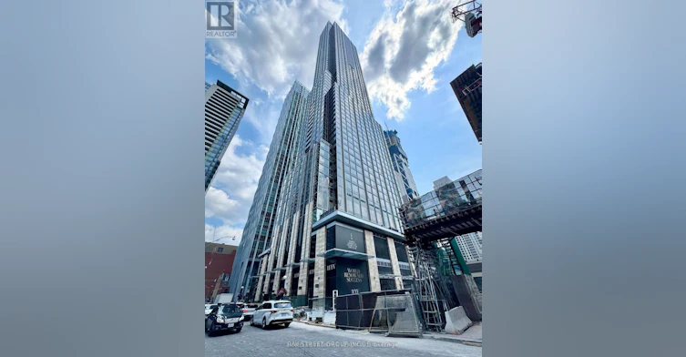 3210-11 Yorkville Avenue, Toronto, ON, M4W 0B7