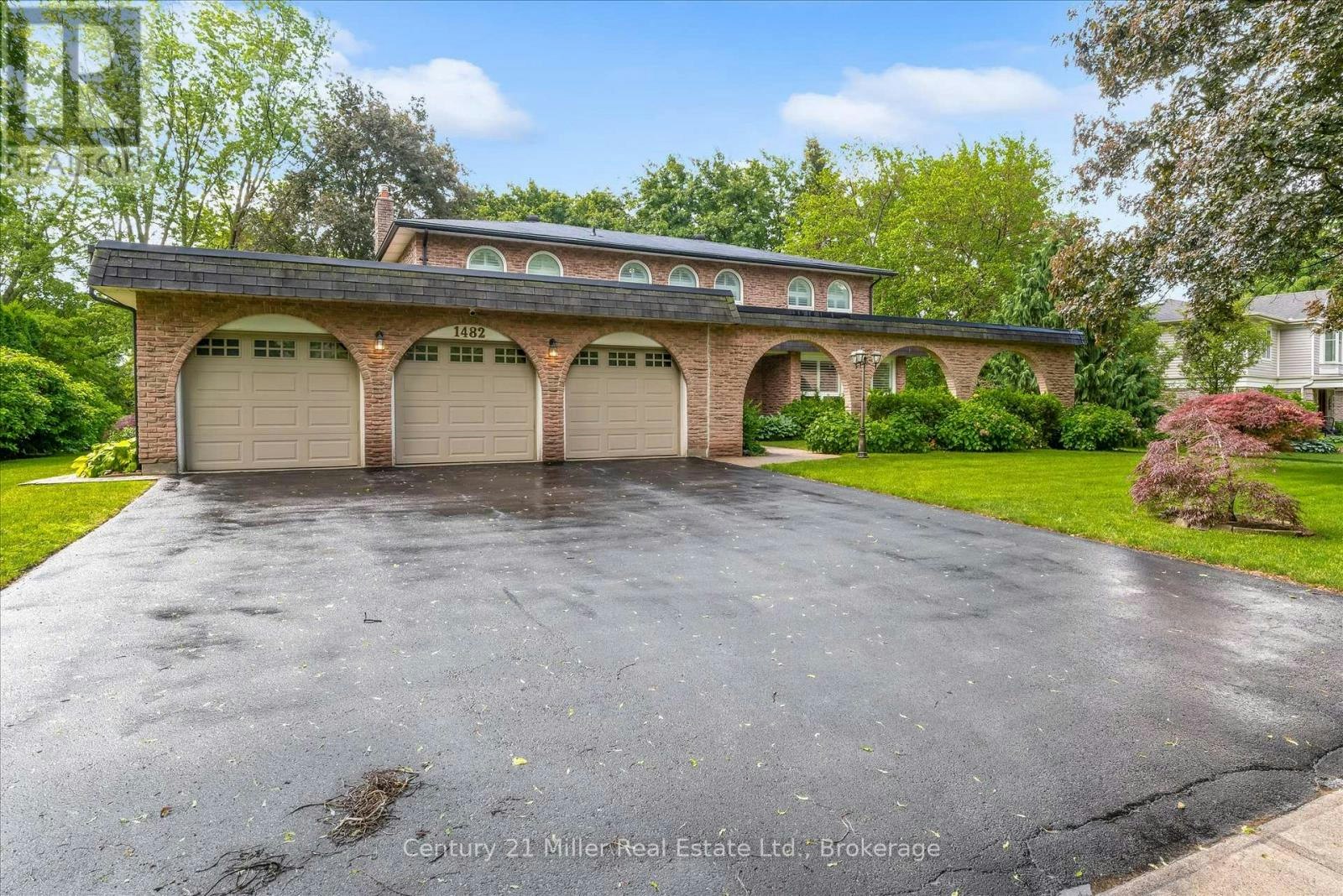 1482 Caulder Drive, Oakville, ON, L6J 5S9