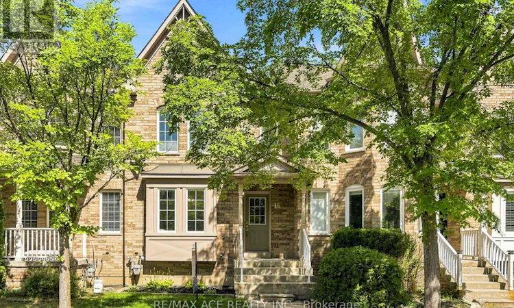 16 White's Hill Avenue