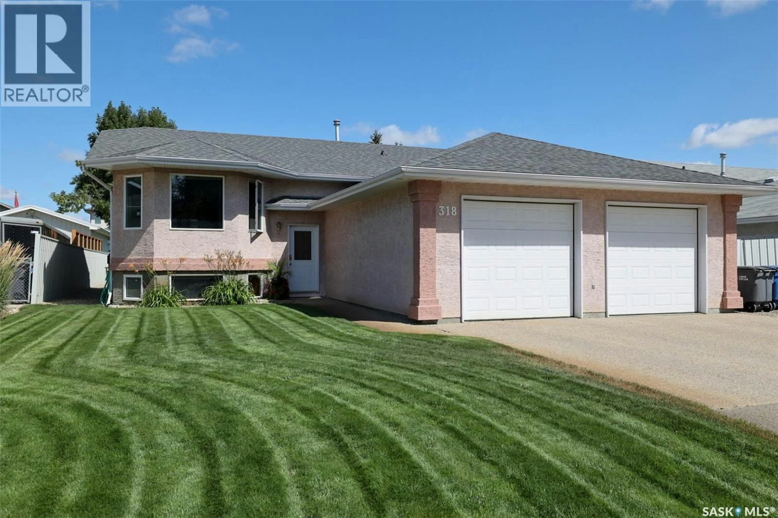 318 Hillside Crescent, Pilot Butte, SK, S0G 3Z0