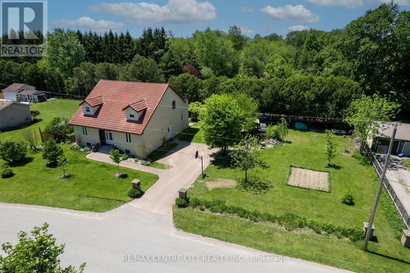176 Eastman Avenue, Metcalfe, ON, N7G 3K1