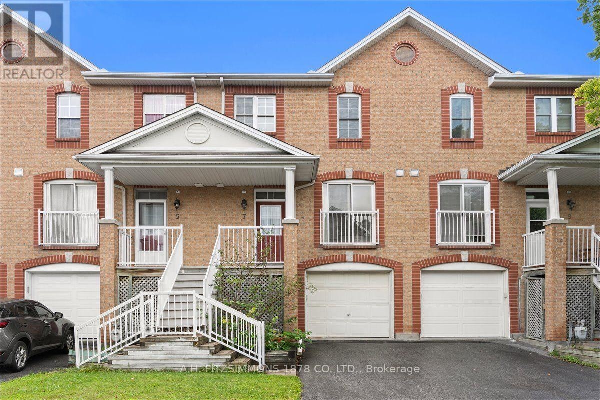 7 Bellflower Private, Ottawa, ON, K1T 3Z8