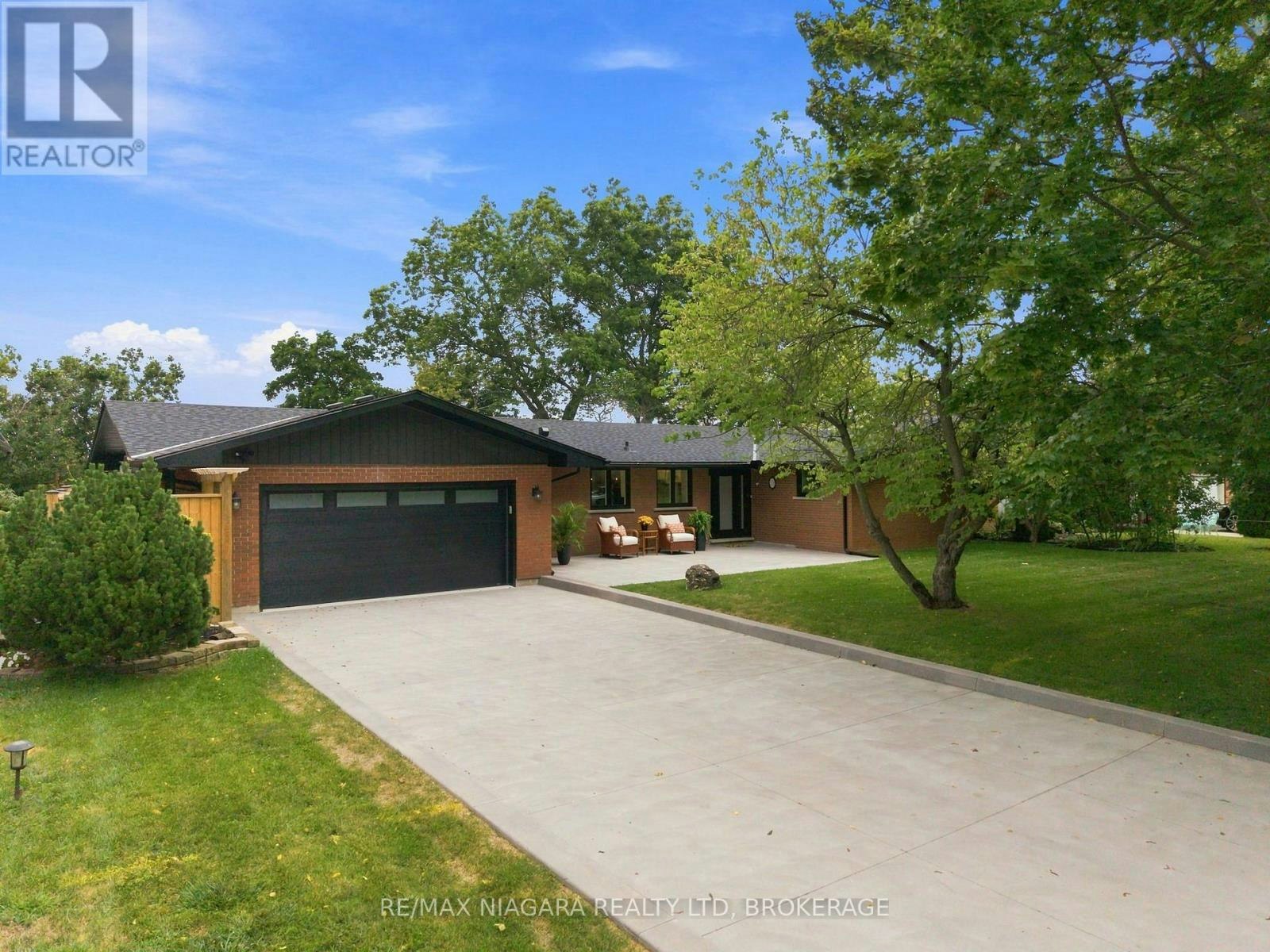 38 Royal Henley Boulevard, St. Catharines, ON, L2N 4S1