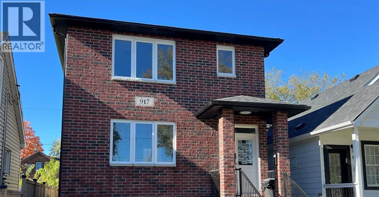 Back Room 2-917 Mckay Avenue, Windsor, ON, N9B 2A4