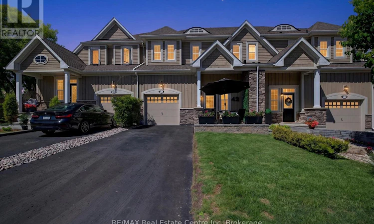 42 Courting House Place
