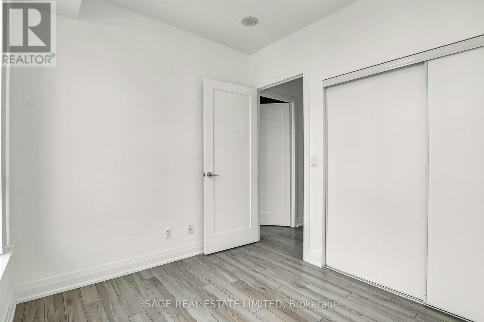 2104-120 Homewood Avenue, Toronto, ON, M4Y 2J3 - 18