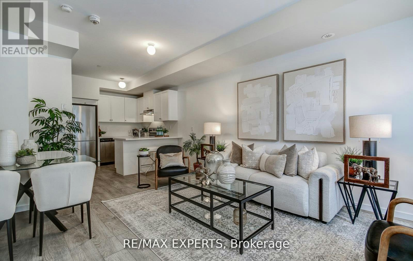 61-300 Alex Gardner Circle, Aurora, ON, L4G 1N4