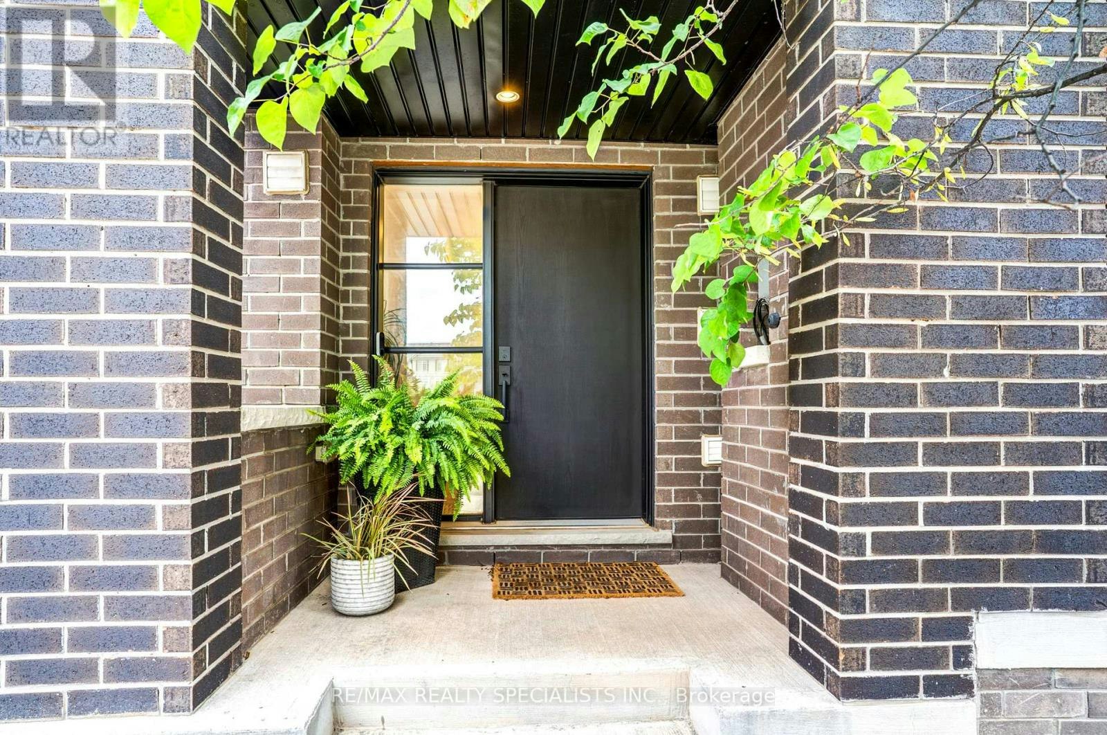 423 Rockwell Common, Oakville, ON, L6H 0R7 - 2