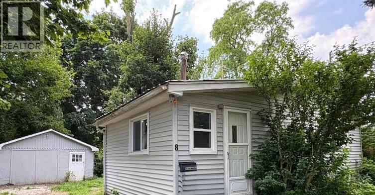 8 Siskind Court, Chatham-Kent, ON, N7L 5A1 - 2