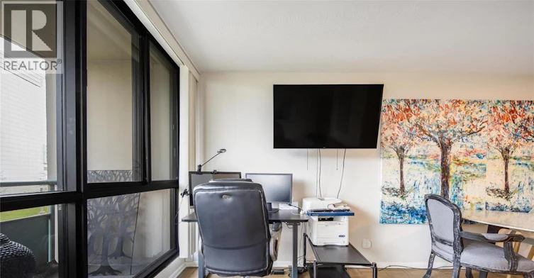 312-111 Riverside Drive, Windsor, ON, N9A 2S6 - 13
