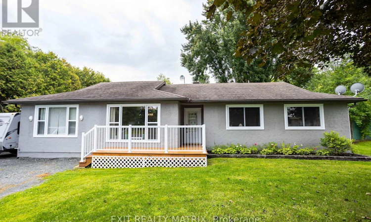 415 Front Road W