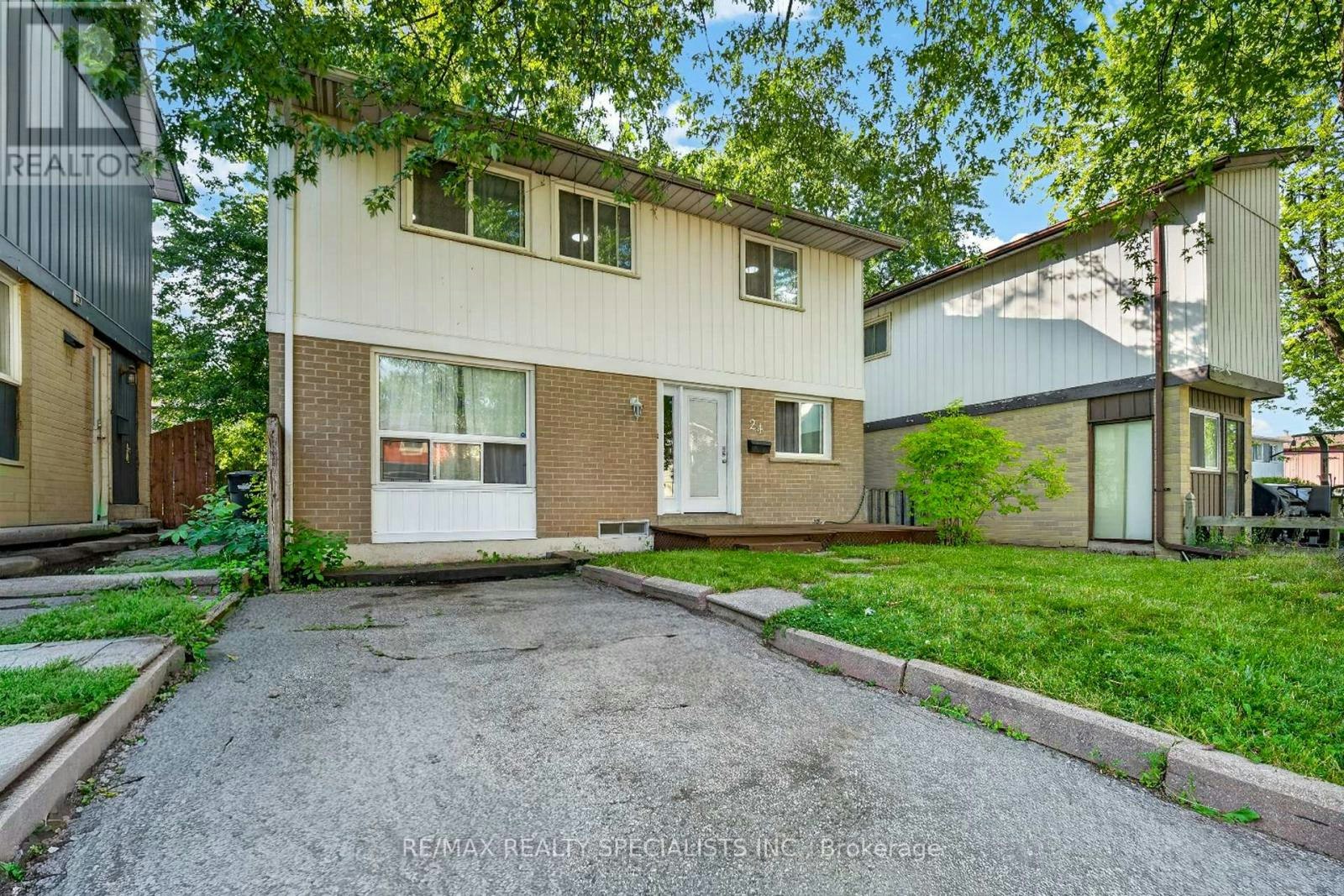 24 Garrison Square, Brampton, ON, L6S 2H3