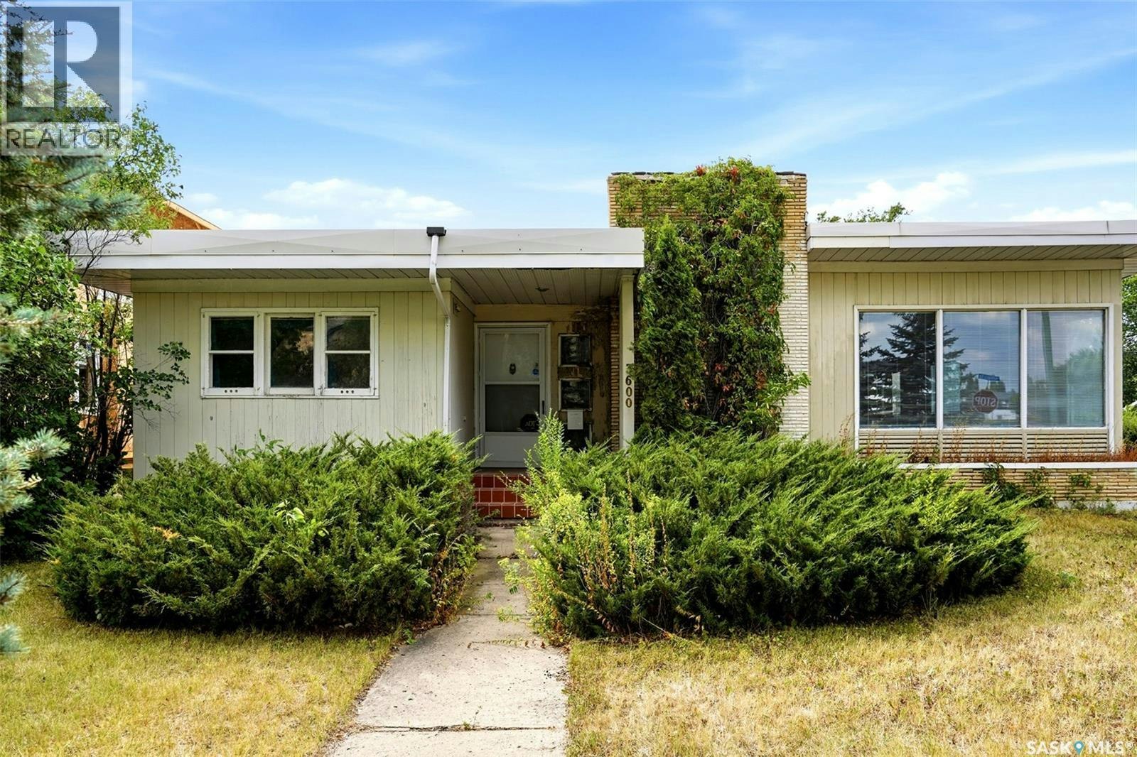 3600 Albert Street, Regina, SK, S4S 3P6