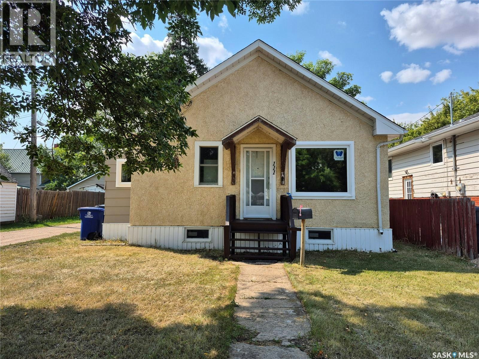 111 9th Street NE, Weyburn, SK, S4H 1E8