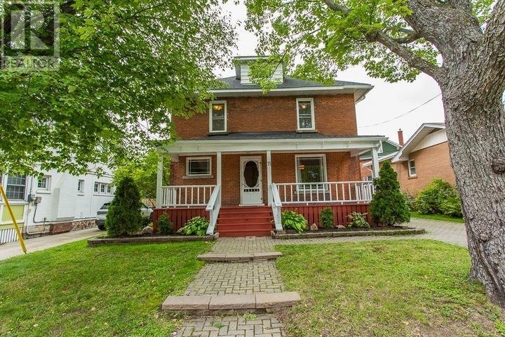 11 The Crescent, Sault Ste. Marie, ON, P6B 2Y1