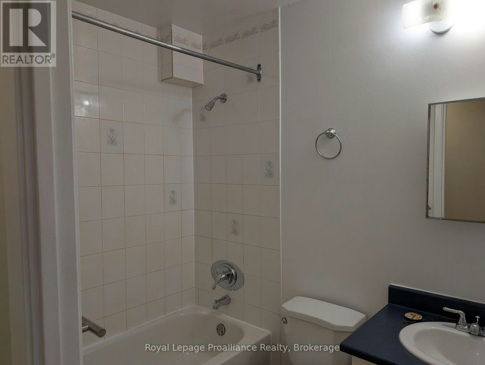 204-328 Aylmer Street, Peterborough, ON, K9H 3V6 - 7