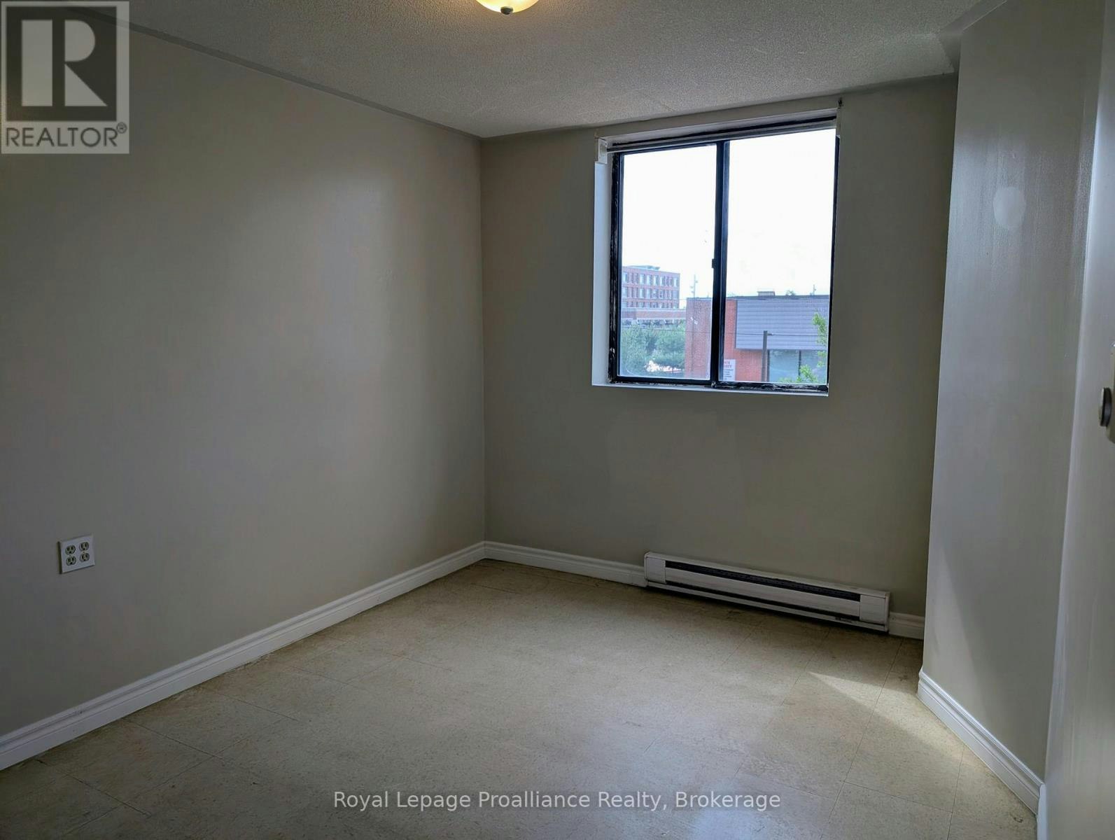 204-328 Aylmer Street, Peterborough, ON, K9H 3V6 - 5