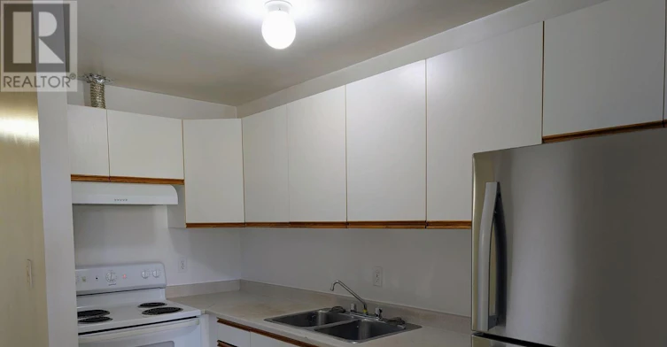 204-328 Aylmer Street, Peterborough, ON, K9H 3V6 - 2