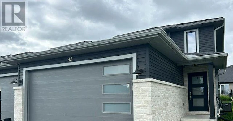 42 Dewal Place, Belleville, ON, K8P 0E5