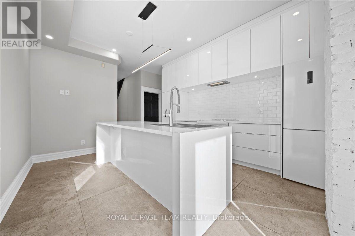 132 Elm Street, Ottawa, ON, K1R 6N5 - 10