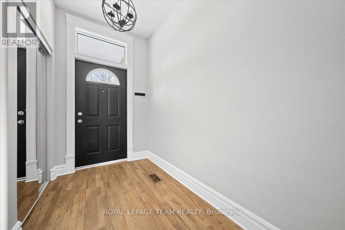 132 Elm Street, Ottawa, ON, K1R 6N5 - 6