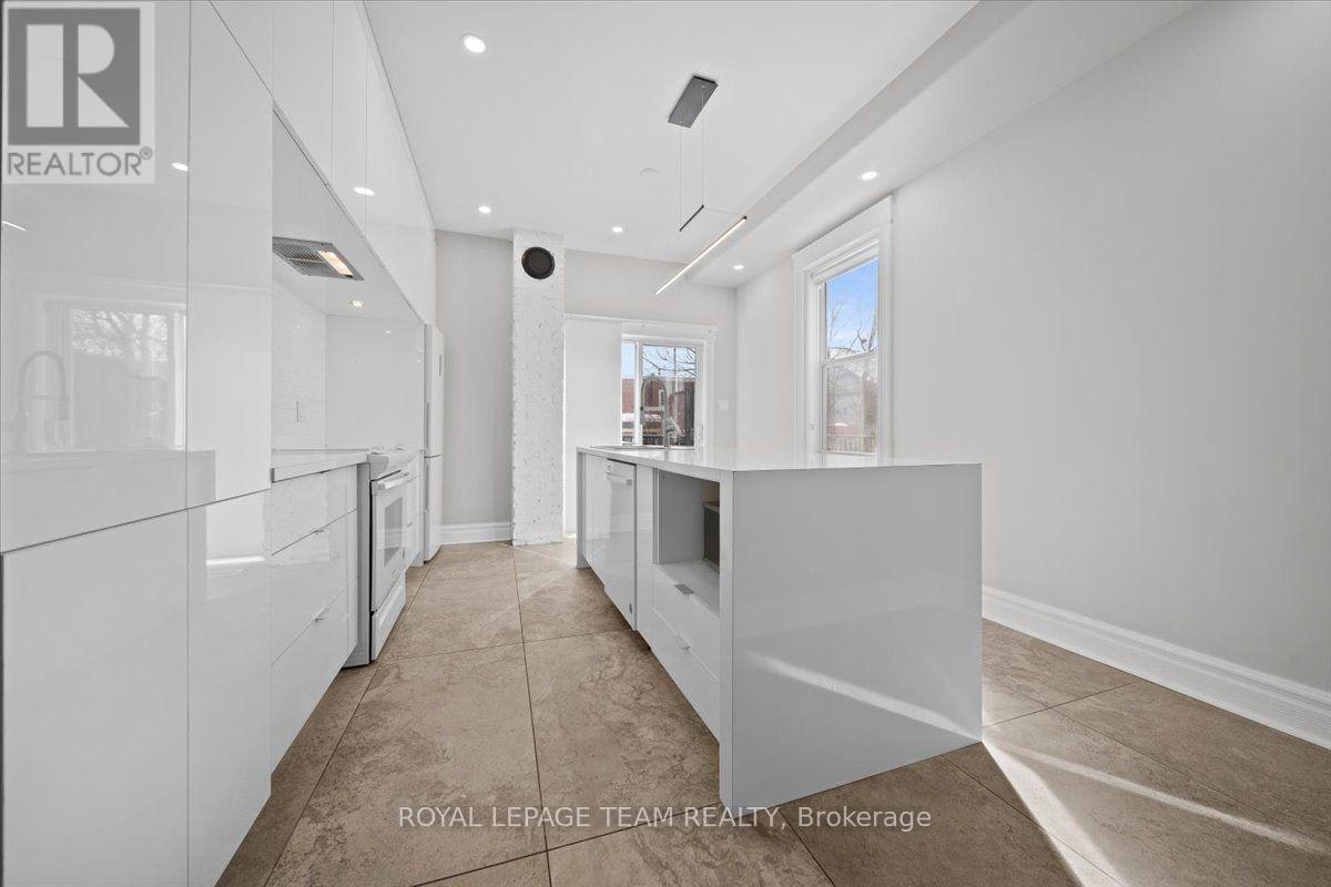 132 Elm Street, Ottawa, ON, K1R 6N5 - 8