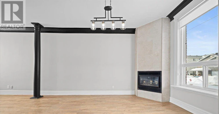 132 Elm Street, Ottawa, ON, K1R 6N5 - 2